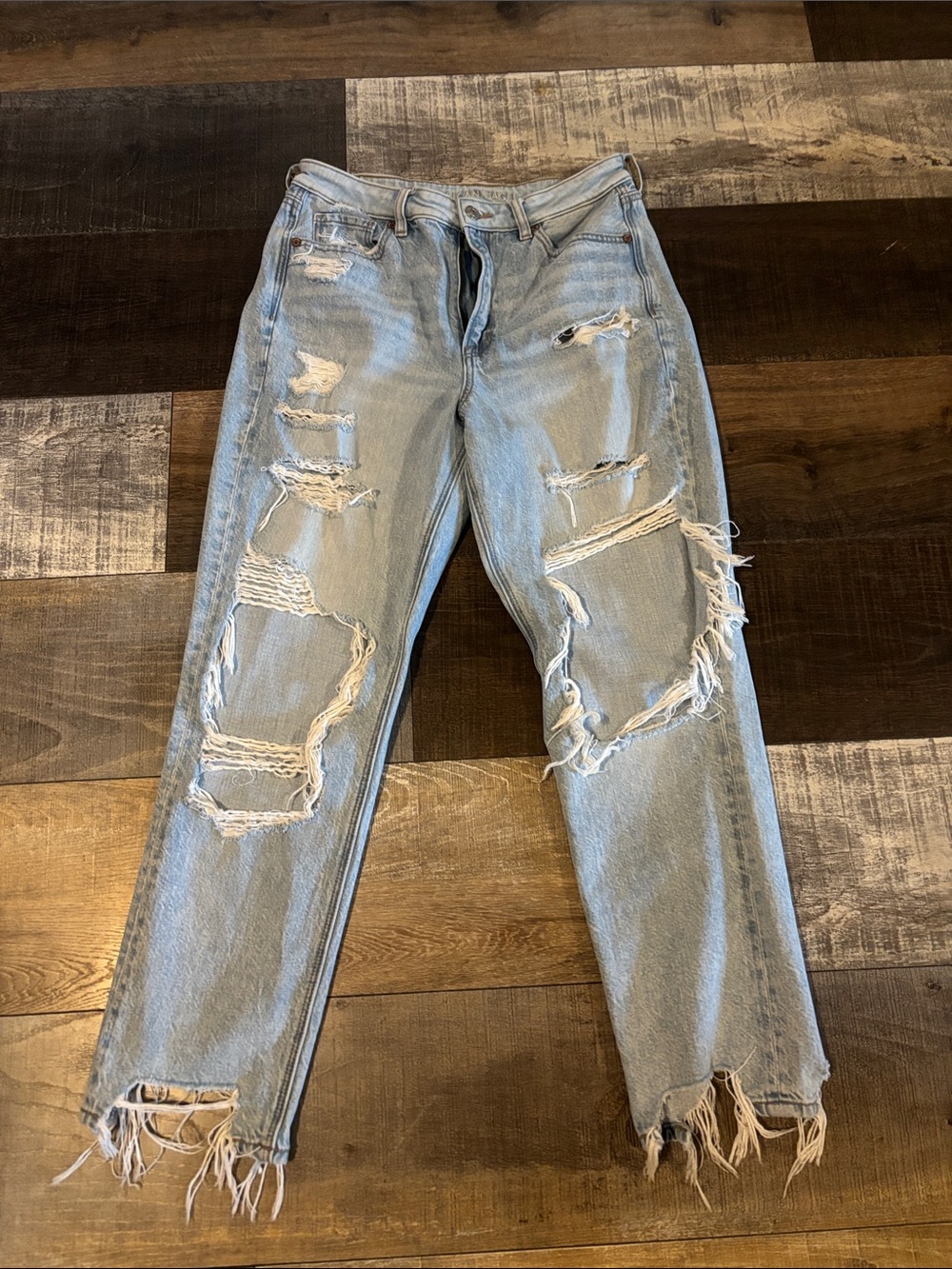 American Eagle Outfitters Light Wash Distressed Boyfriend Jeans